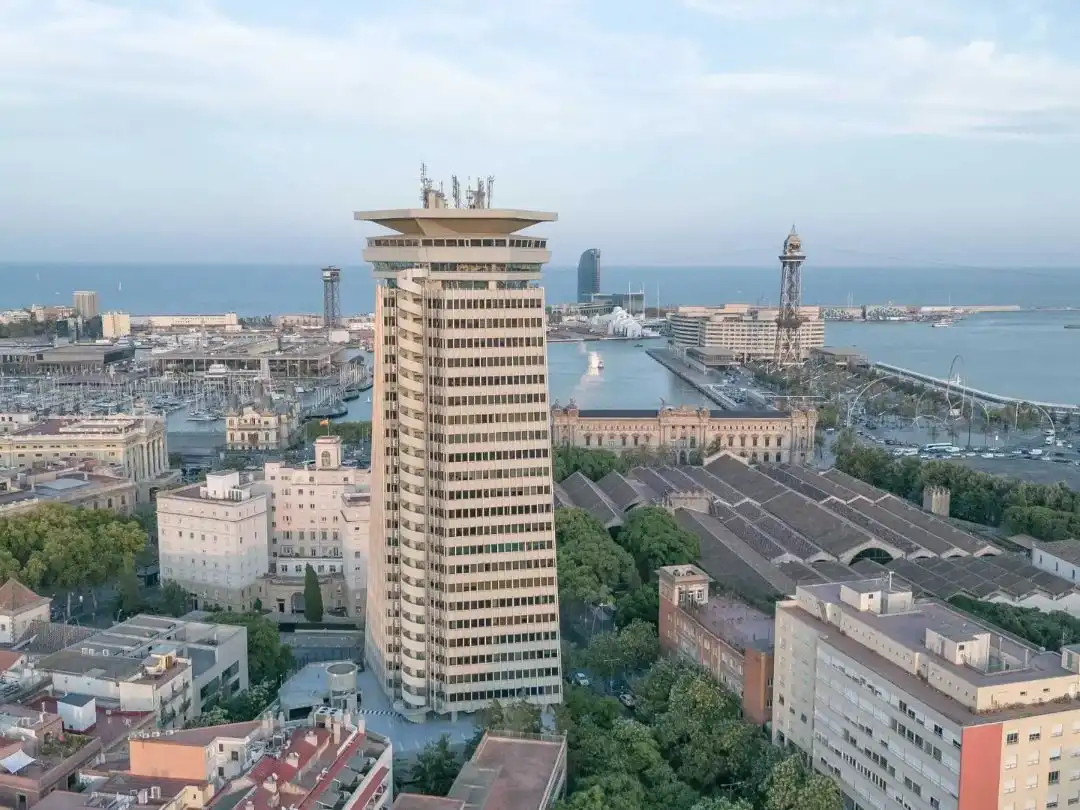Vista exterior de Oficina de lloguer en Barcelona amb Aire condicionat, Calefacció i Moblat