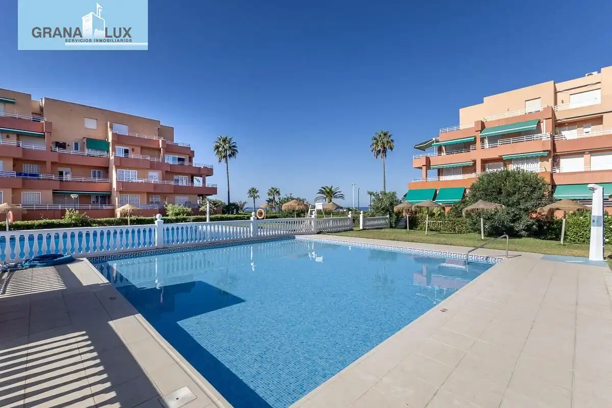 Piscina de Dúplex en venda en Salobreña amb Terrassa i Piscina comunitària