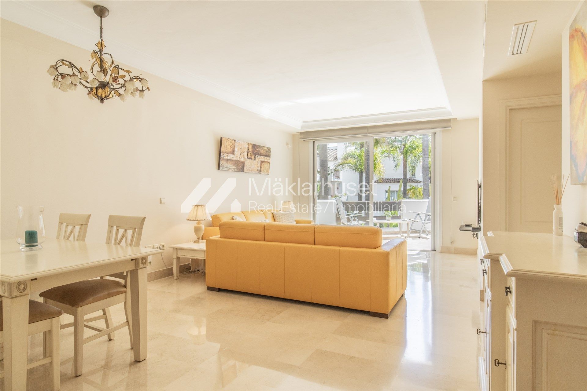 Sala d'estar de Apartament en venda en Marbella amb Terrassa i Internet