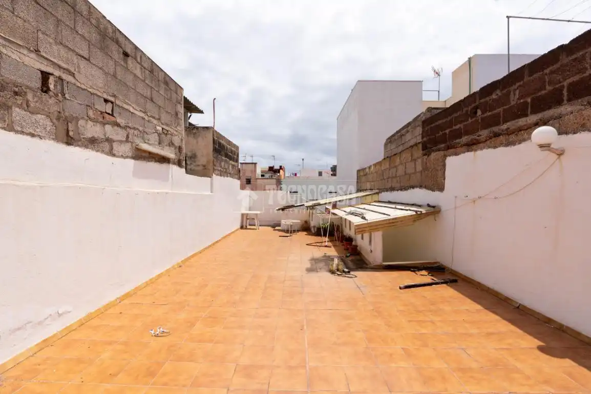 Exterior view of Detached homes for sale in Santa Cruz de Tenerife  with Air Conditioner and Heating