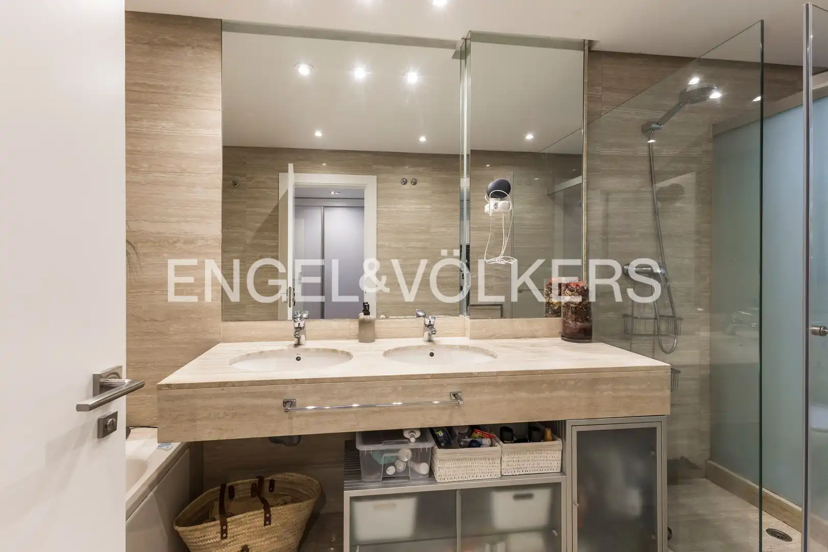 Bany de Apartament en venda en Madrid amb Aire condicionat, Calefacció i Jardí privat