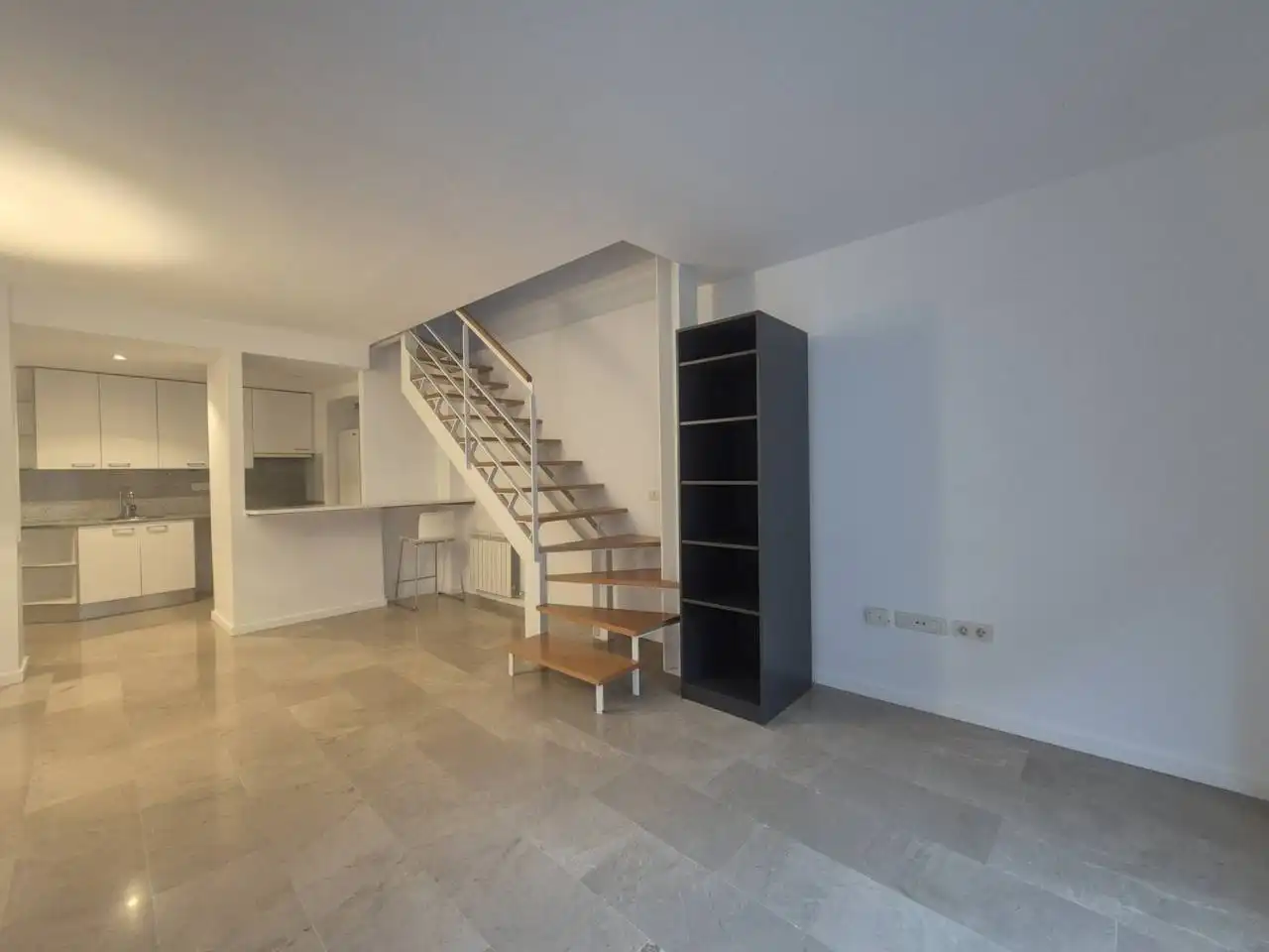 Flat with lift to rent in Centre