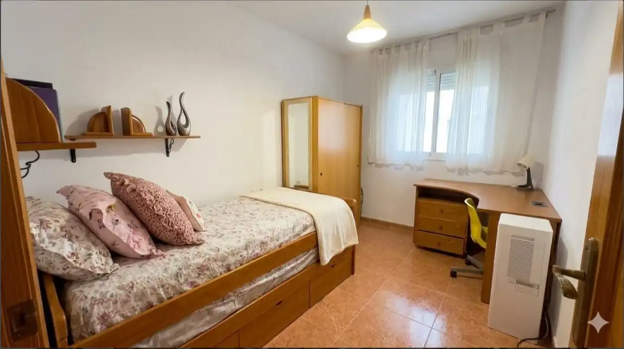 Habitación de Apartamento en venta en La Manga del Mar Menor con Terraza, Piscina y Amueblado
