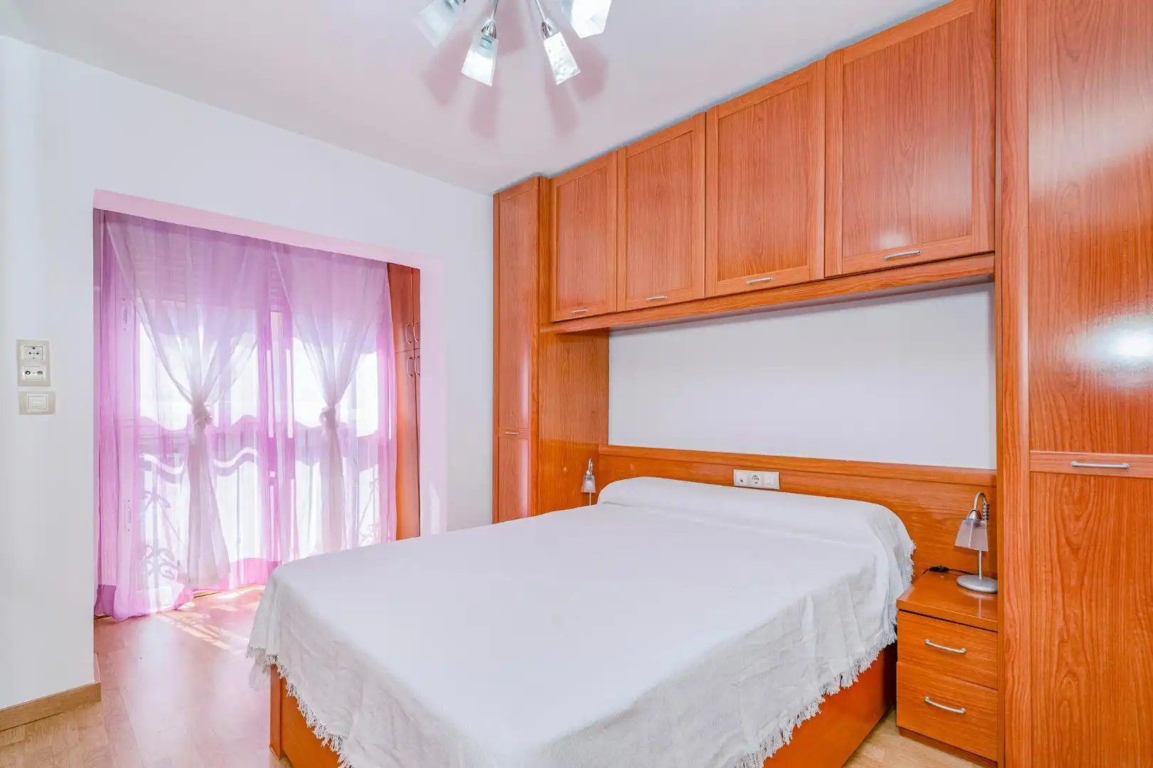 Bedroom of Flat for sale in Granada  with Air Conditioner and Balcony