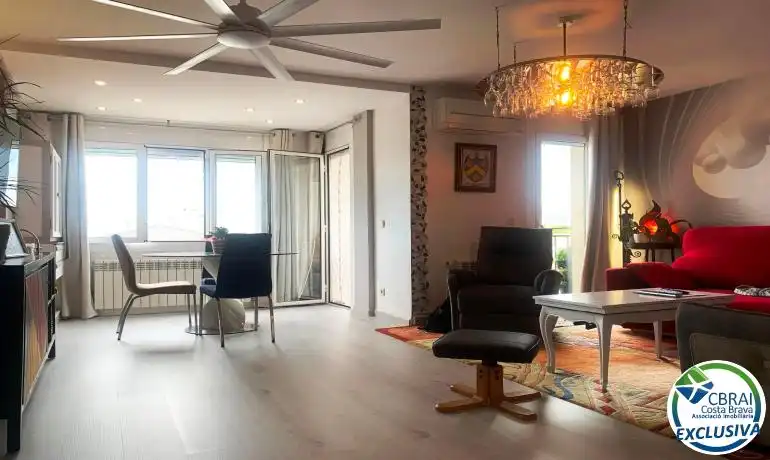 Sala d'estar de Àtic en venda en Roses amb Calefacció, Traster i Moblat