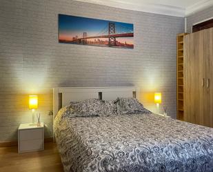 Bedroom of Flat to share in  Valencia Capital  with Balcony