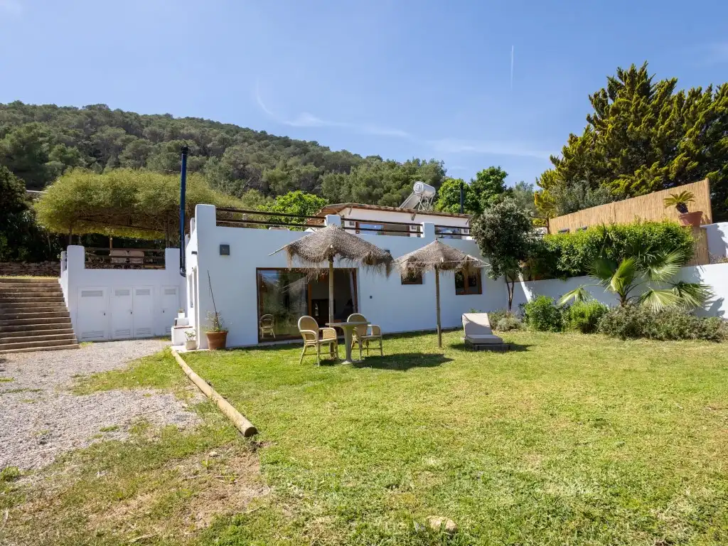 Garden of Houses for sale in Santa Eulària des Riu  with Air Conditioner, Terrace and TV