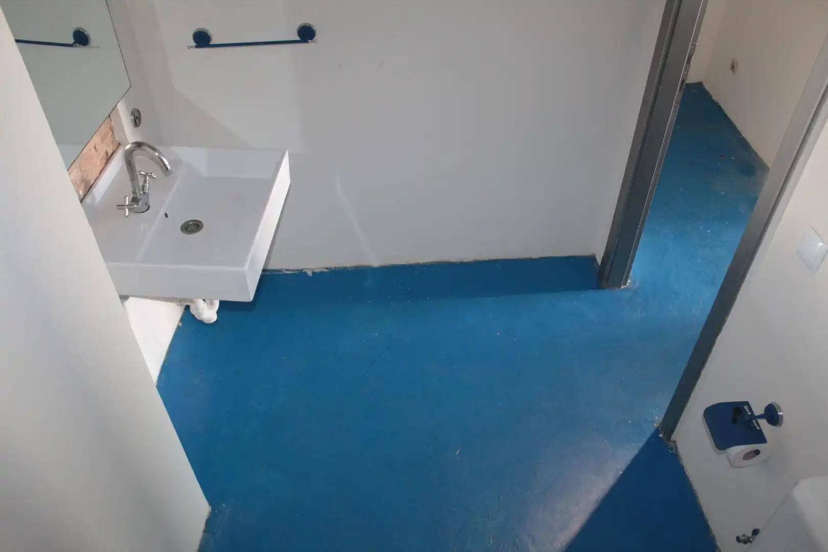 Baño de Local de alquiler en Sevilla con Aire acondicionado