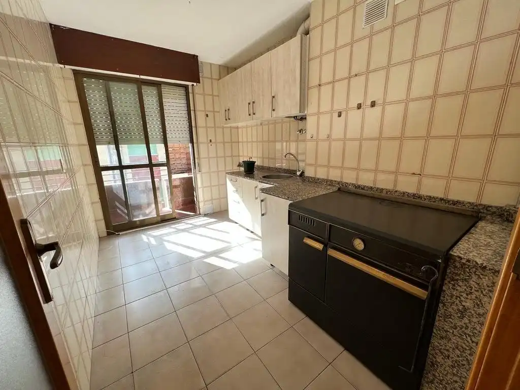 Cocina de Piso en venta en Bembibre con Calefacción