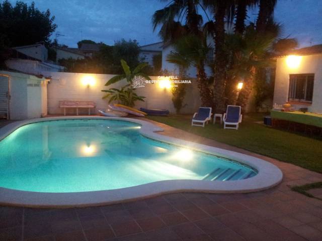 Casa-chalet en Alquiler en DE LA SEGARRA en Calafell Residencial