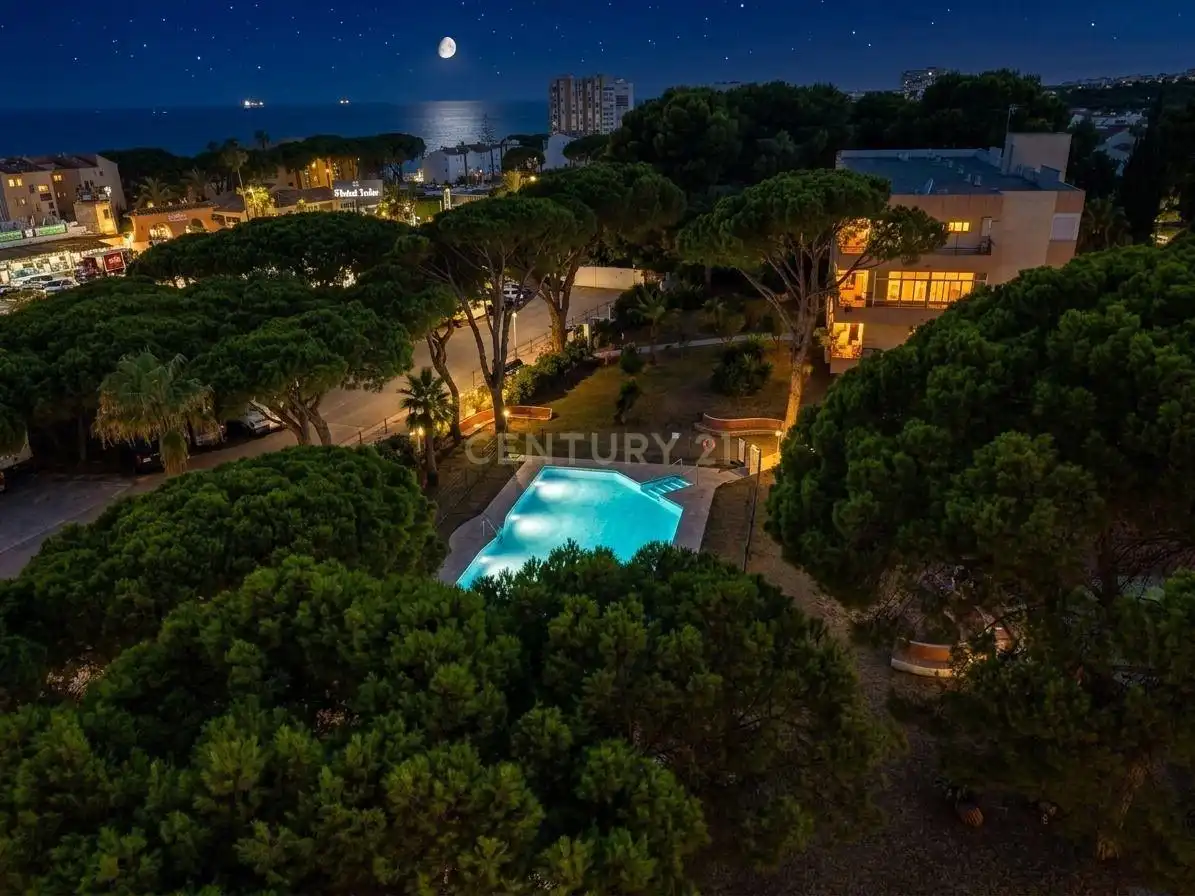Vista exterior de Apartament en venda en Mijas amb Forn, Alarma i Piscina comunitària