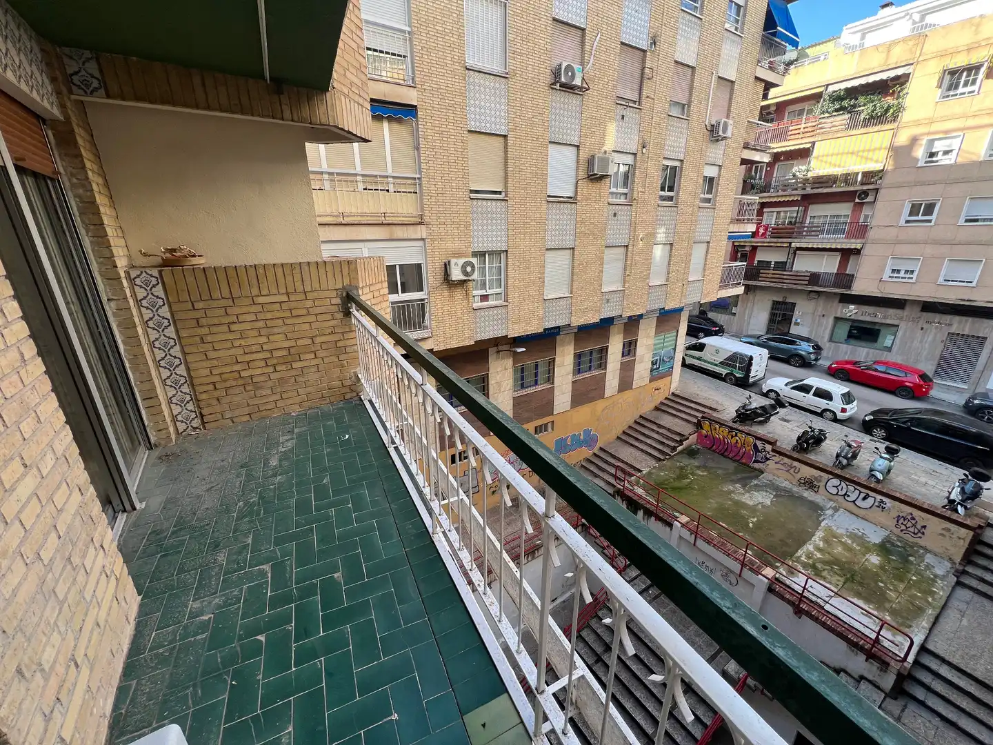 Vista exterior de Pis en venda en Jaén amb Aire condicionat, Calefacció i Balcó