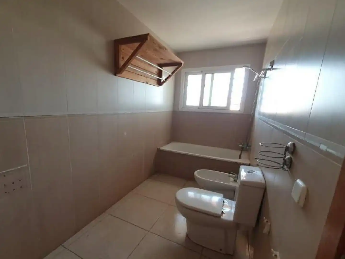 Bathroom of Houses for sale in Sils  with Private garden, Terrace and Storage room