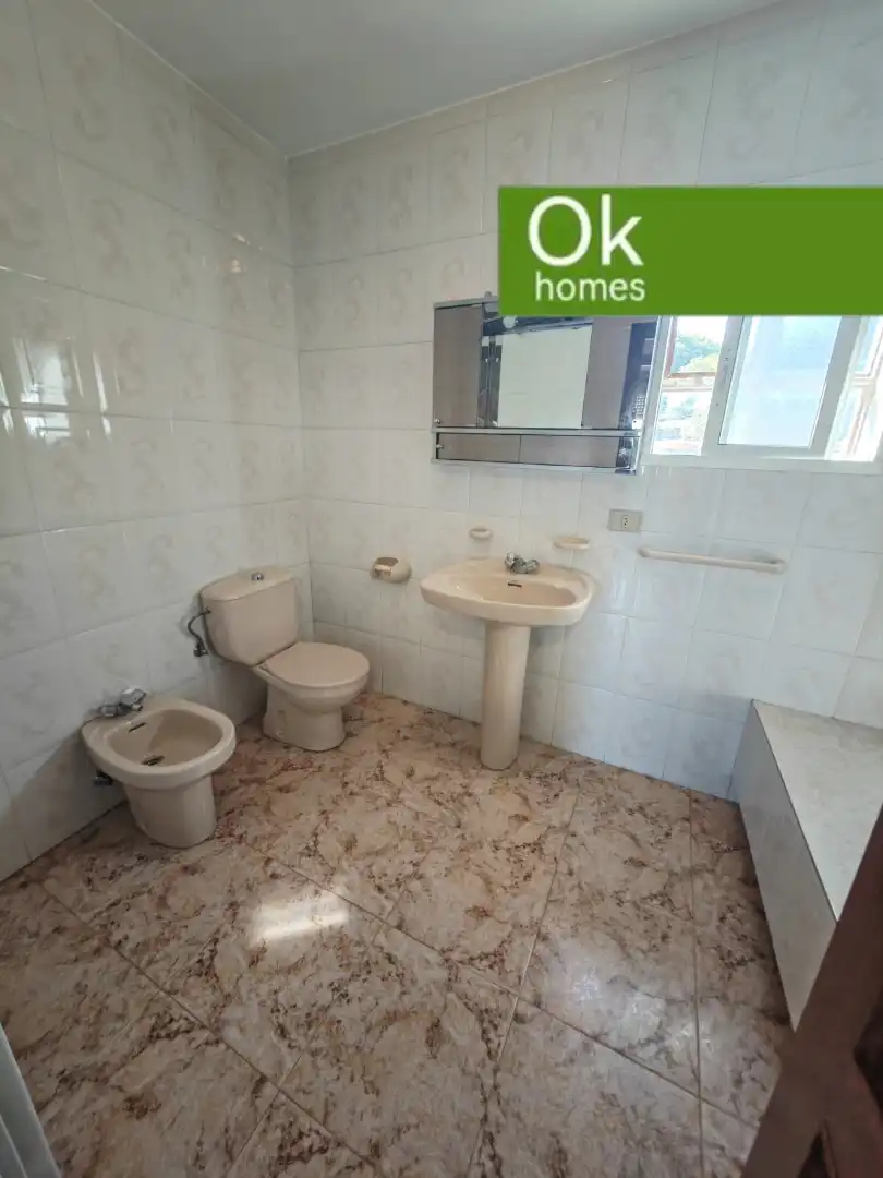 Baño de Casa o chalet en venta en Friol con Calefacción, Jardín privado y Trastero