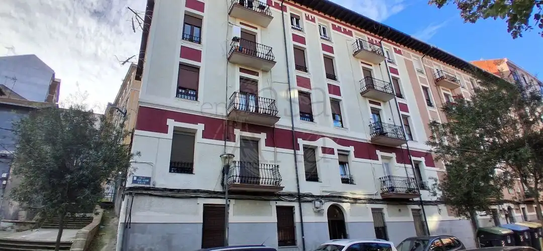 Appartamento con terrazza in vendita a Isaac Albéniz Kalea 1