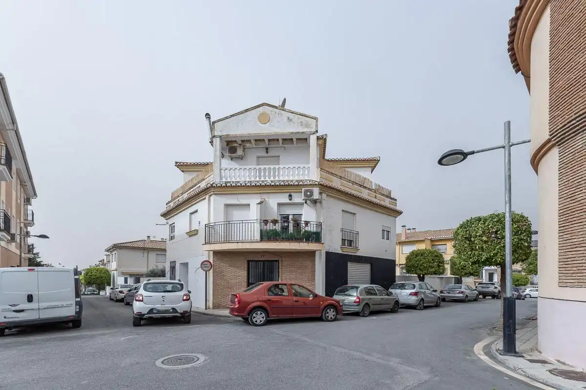 Vista exterior de Ático en venta en Las Gabias con Aire acondicionado, Calefacción y Terraza