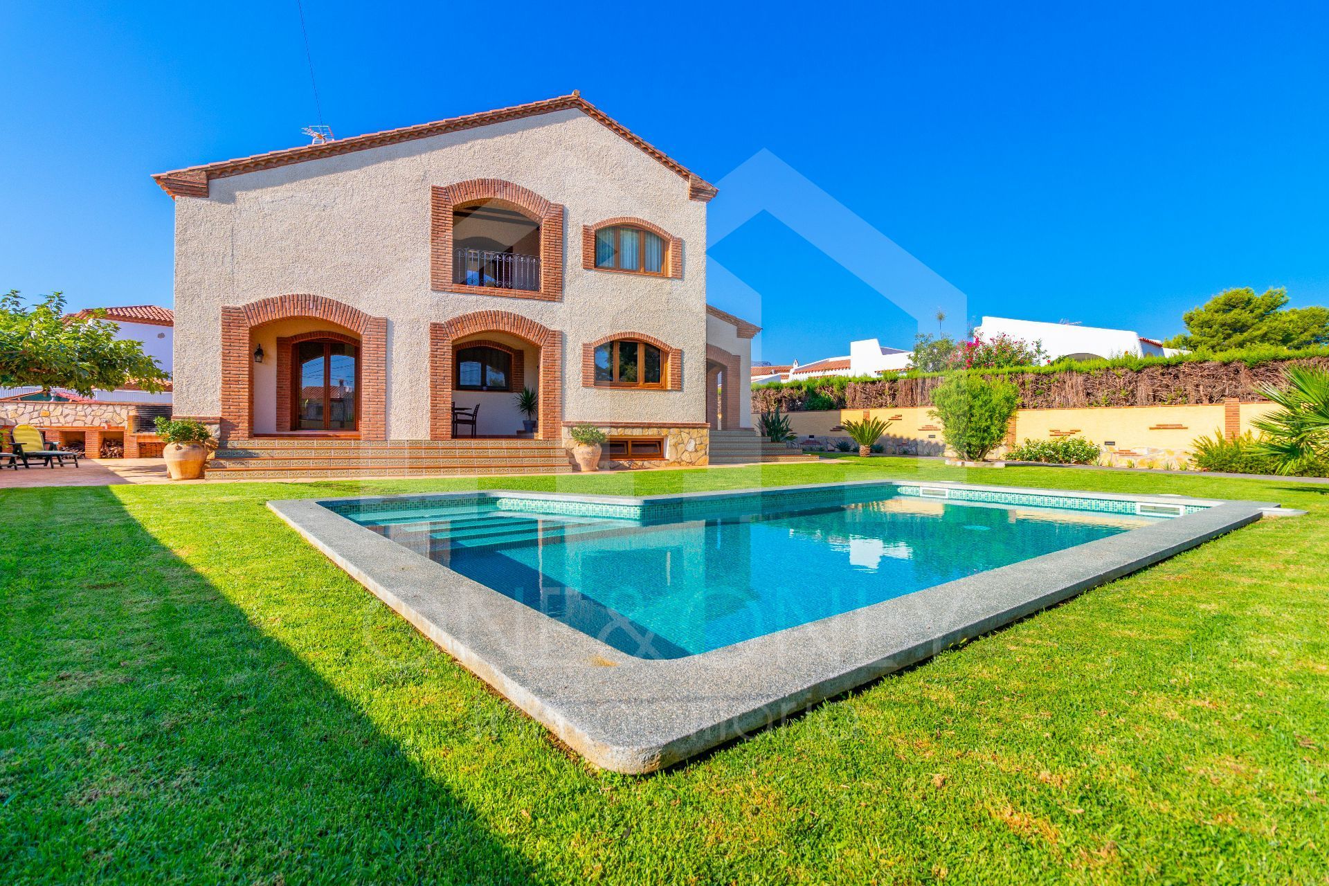 Piscina de Casa o xalet en venda en Mont-roig del Camp amb Aire condicionat, Calefacció i Jardí privat