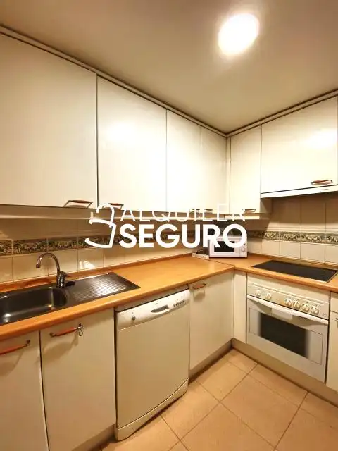 Cuina de Pis de lloguer en Tres Cantos amb Calefacció i Moblat