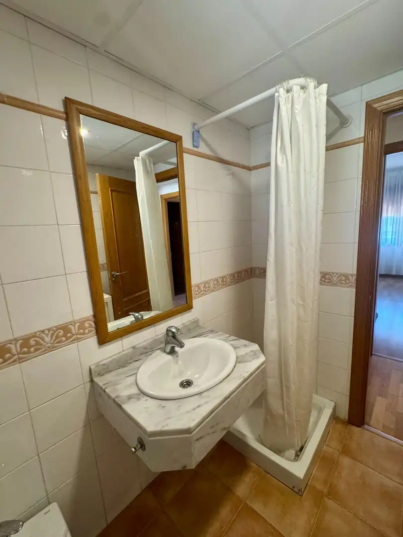 Piso de alquiler en Martín Carpena - Torre del Río
