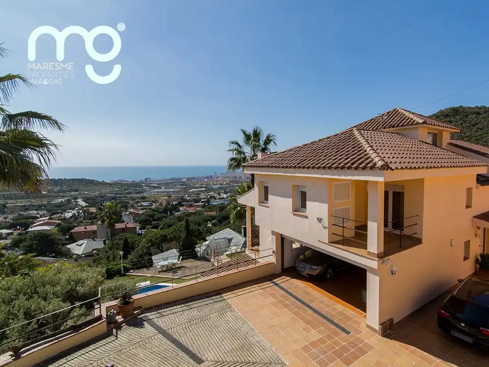 Vista exterior de Casa o chalet en venta en Tiana con Aire acondicionado, Calefacción y Jardín privado