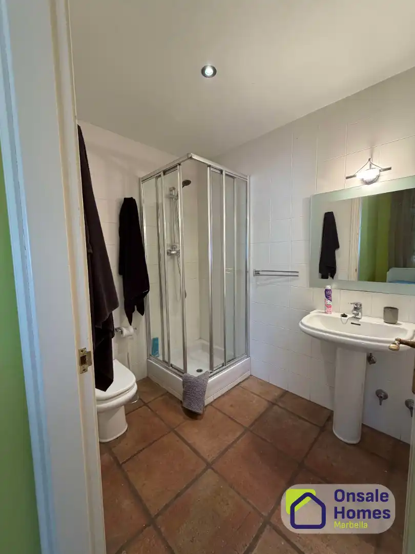 Bathroom of Houses for rent in Marbella  with Air Conditioner, Private garden and Terrace