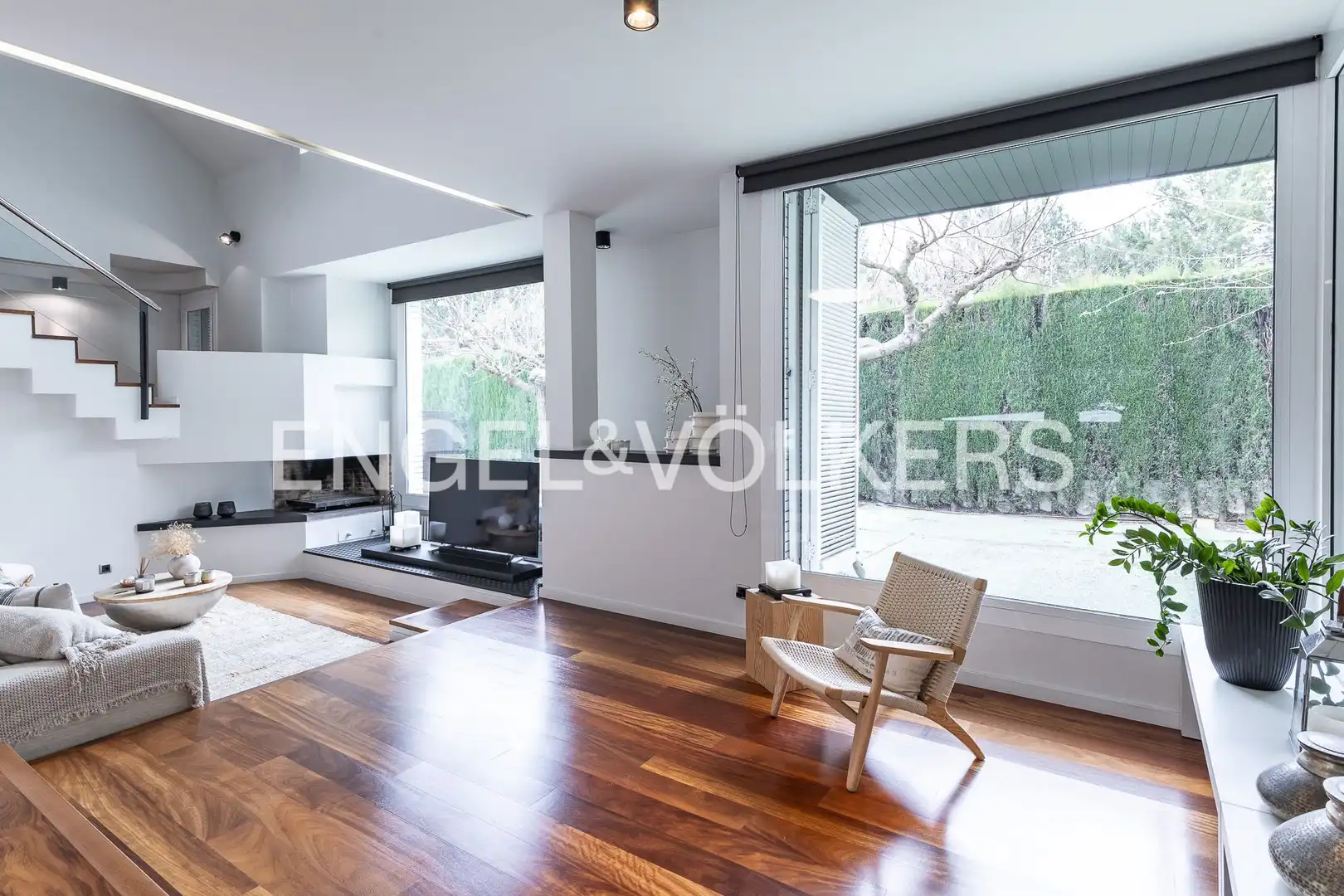 Sala de estar de Casa o chalet en venta en Canovelles con Aire acondicionado, Calefacción y Jardín privado