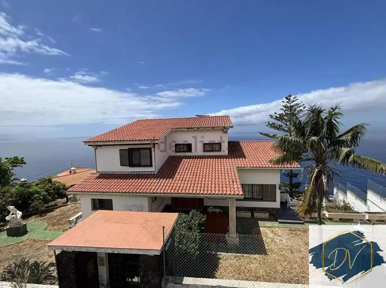 House with terrace for sale in Calle Violeta