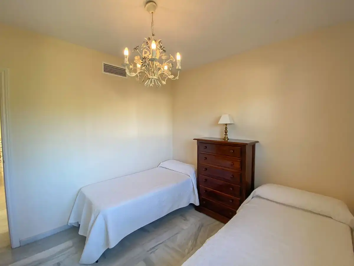 Apartament amb piscina en venda a Avenida Conde Rudi, imagen 5