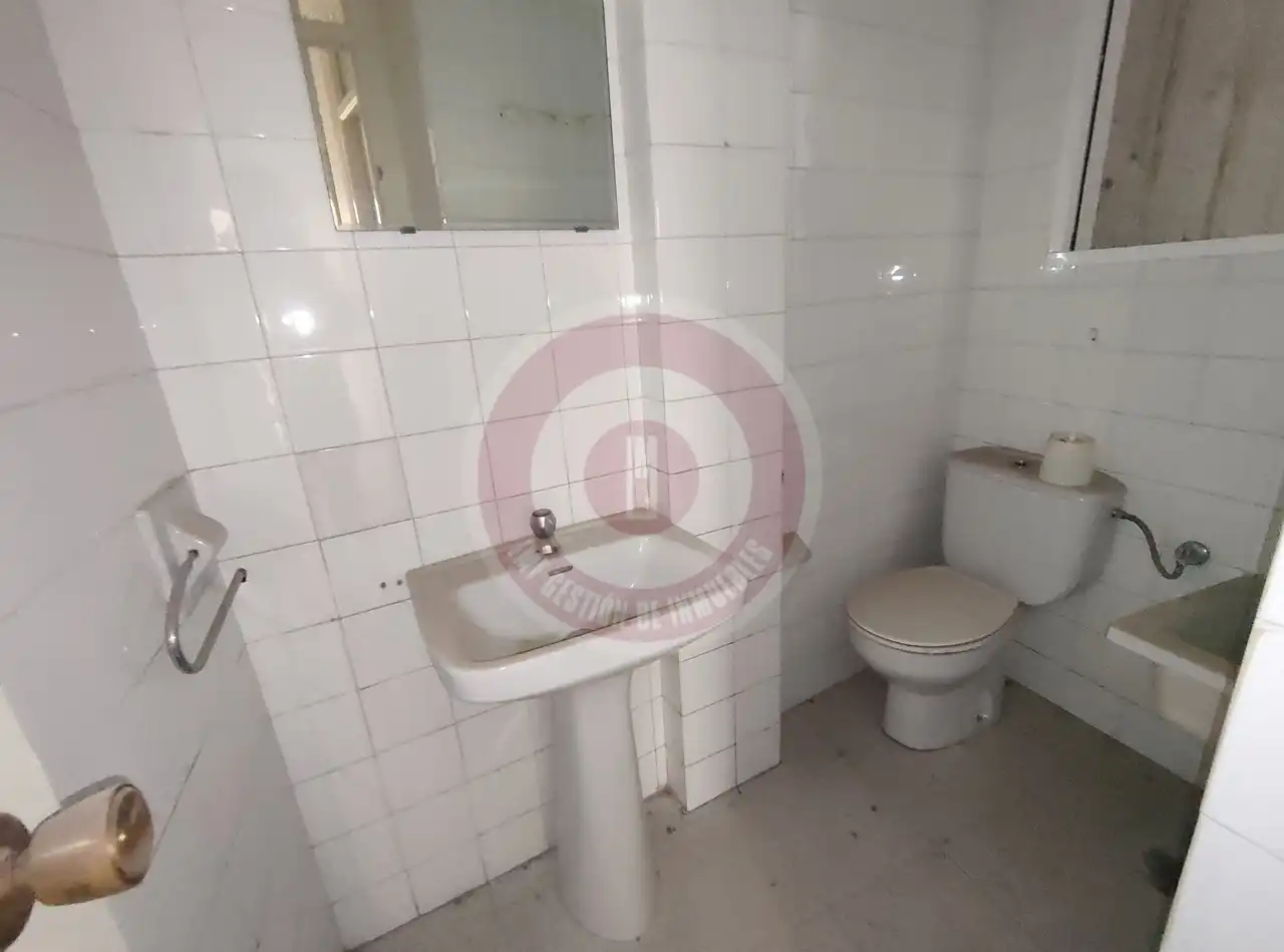 Bany de Edifici en venda en Vélez-Málaga amb Alarma