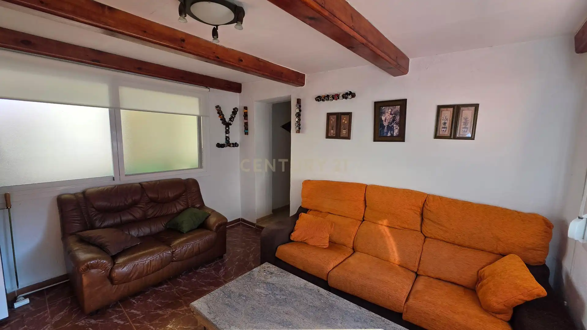 Sala d'estar de Casa adosada en venda en Gátova amb Forn, Microones i Balcó