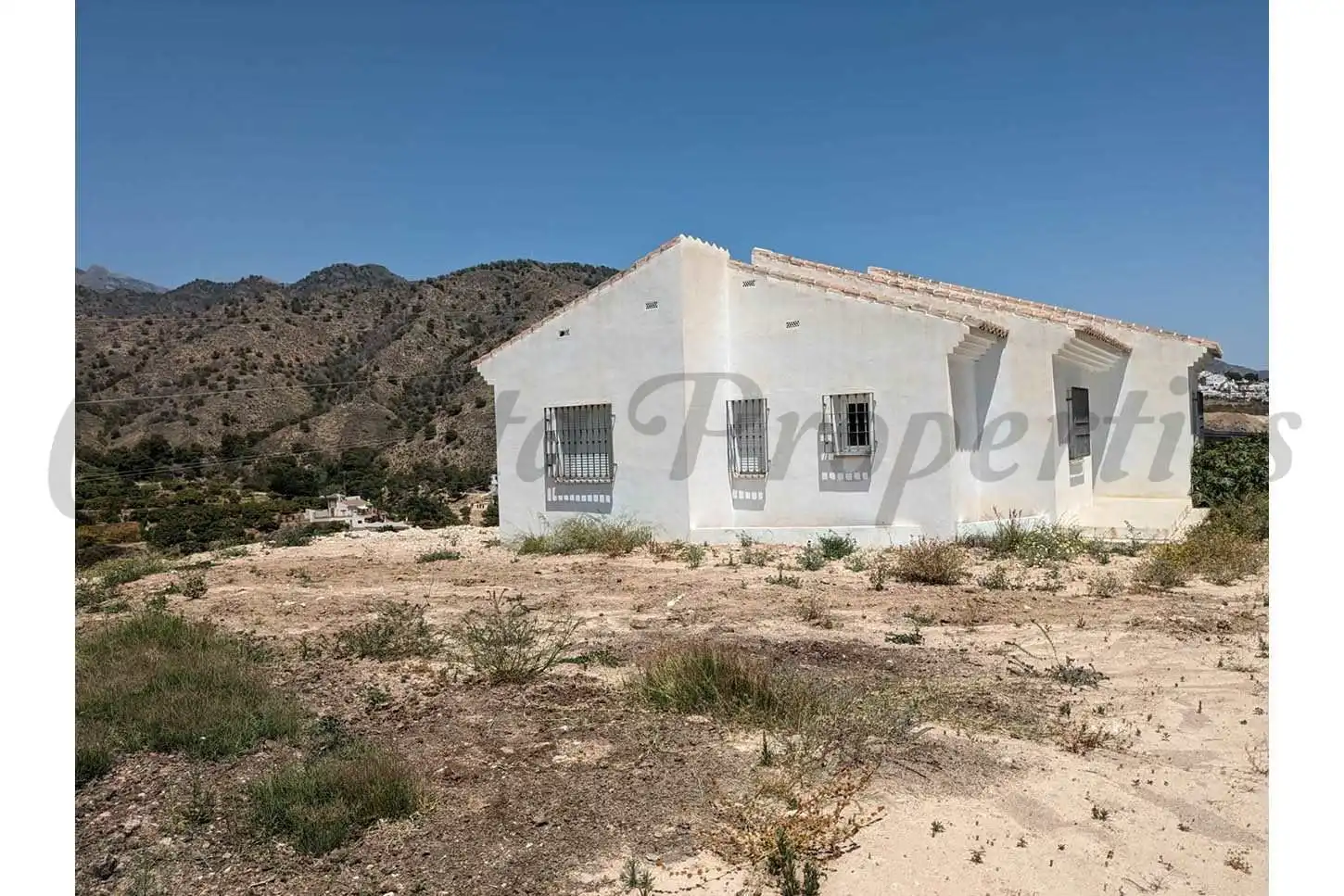 Casa con jardín en venta en Frigiliana
