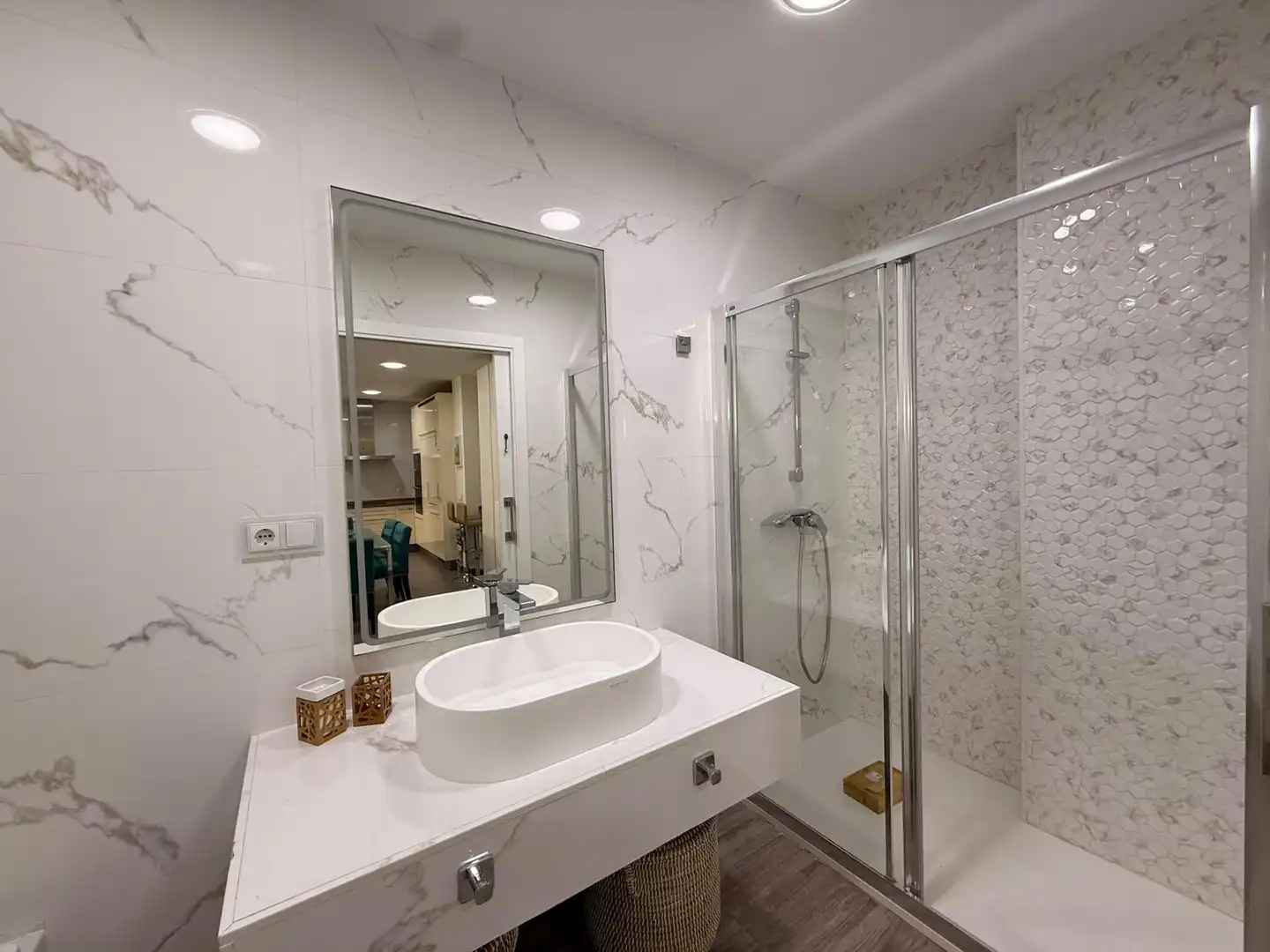 Badezimmer von Wohnung zur Miete in Córdoba mit Klimaanlage, Privatgarten und Möbliert