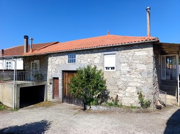 Casa amb jardí en venda a O Saviñao