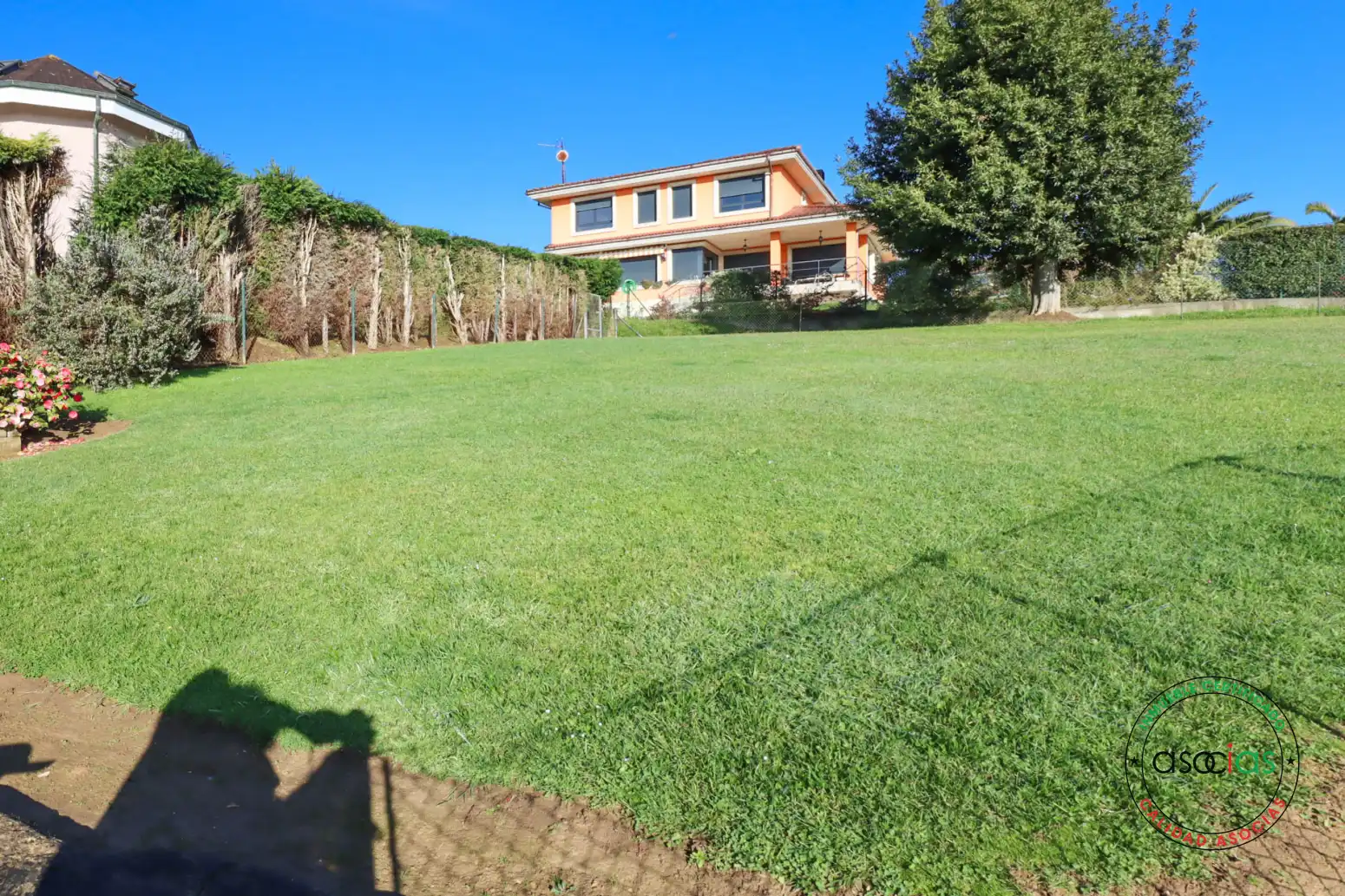 Jardín de Casa o chalet en venta en Oviedo  con Trastero