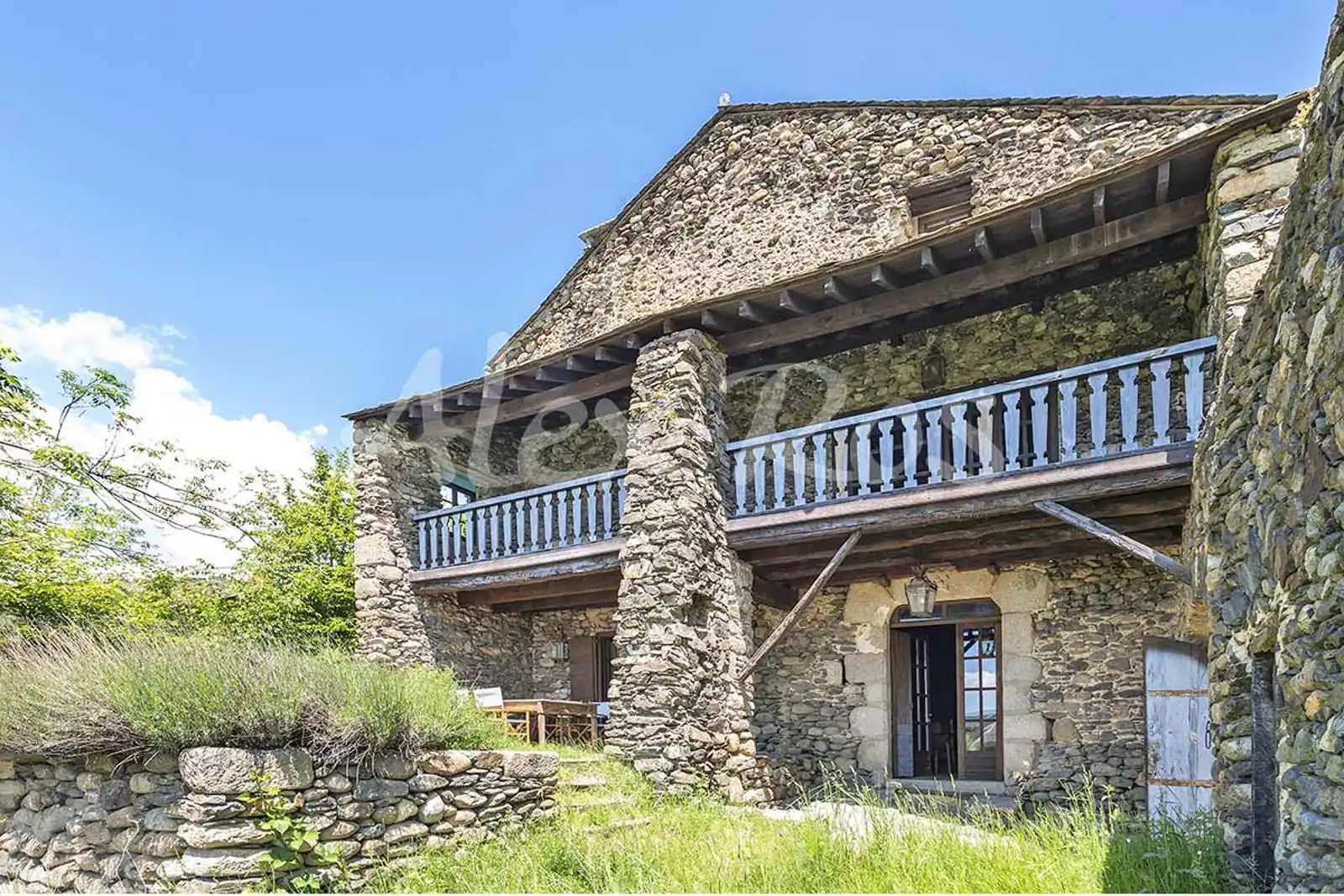 Vista exterior de Casa o chalet en venta en Llívia