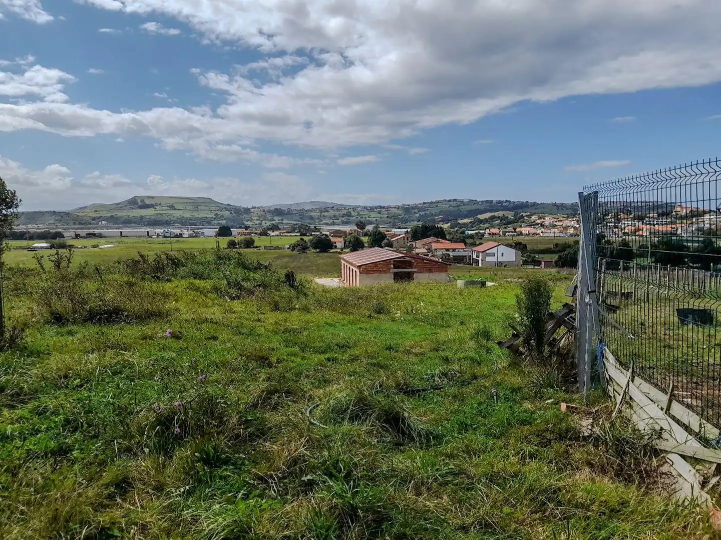 Terreno en venta en Miengo