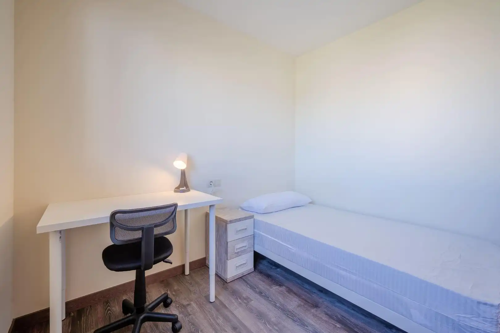 Schlafzimmer von Wohnung zur Miete in Salt