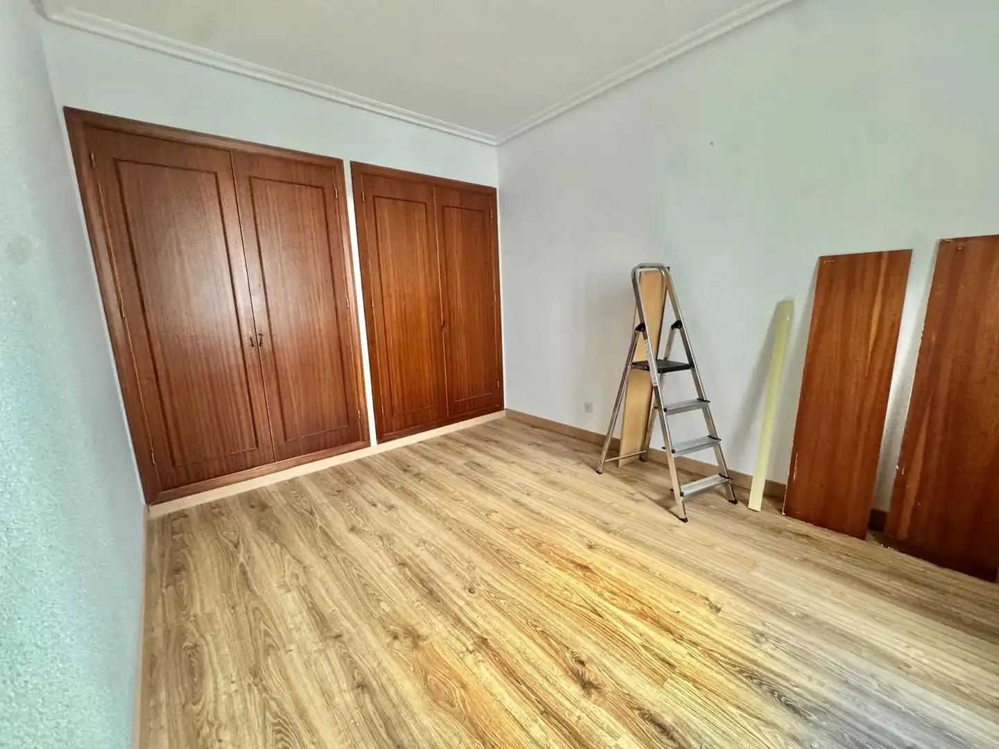 Habitación de Apartamento en venta en  Logroño con Calefacción