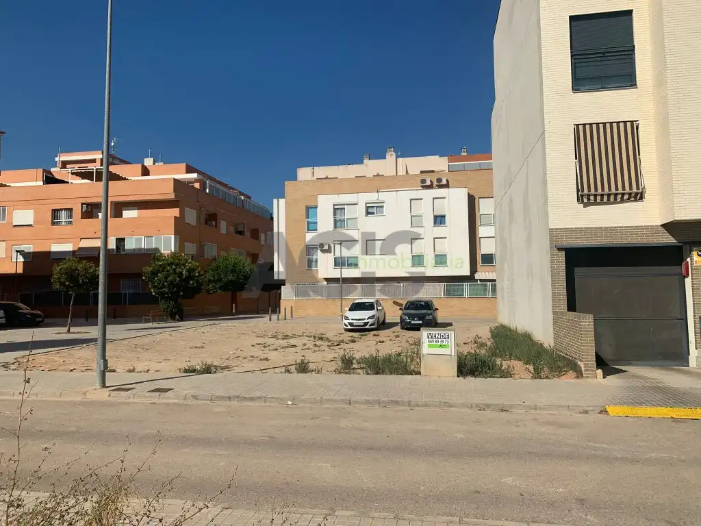 Terreny residencial en venda a L'Alcúdia