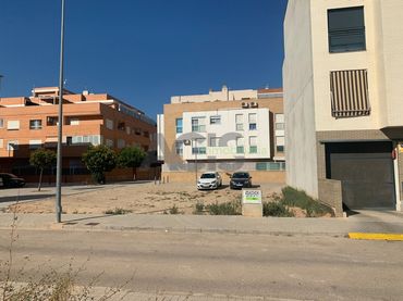 Terreny residencial en venda a L'Alcúdia