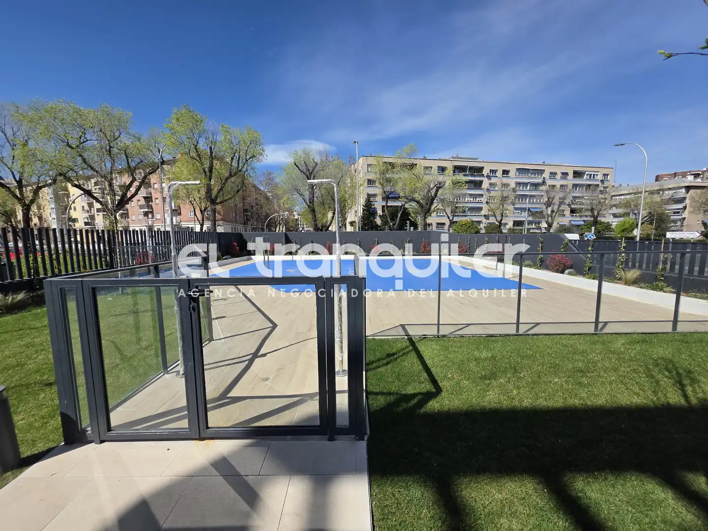 Swimming pool of Flat for rent in Madrid  with Air Conditioner, Terrace and Storage room