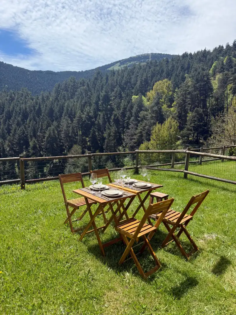 Terraza de Piso de alquiler en Alp con Jardín privado, Amueblado y Balcón