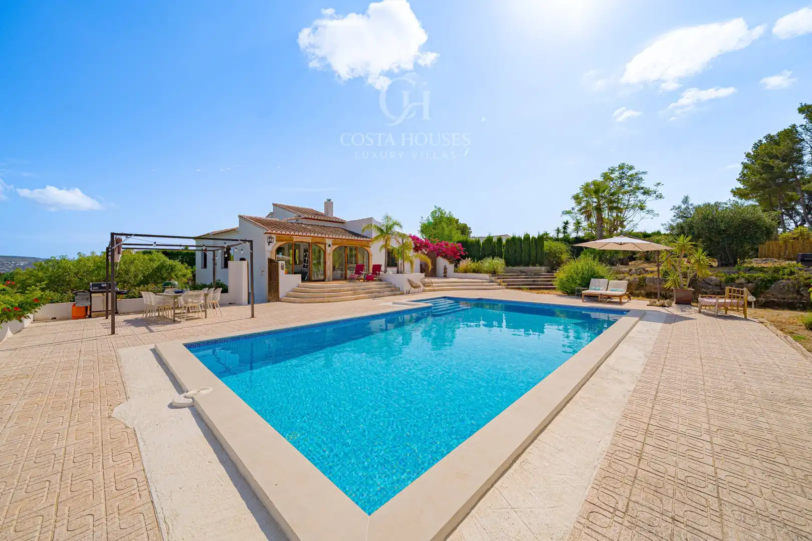 Vista exterior de Casa o xalet en venda en Jávea / Xàbia amb Aire condicionat, Jardí privat i Terrassa