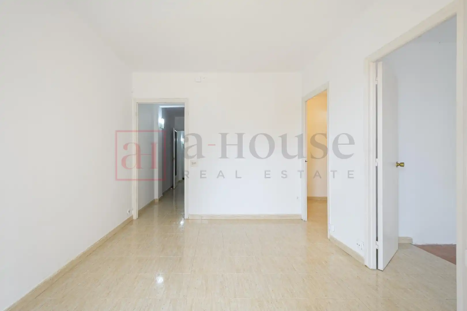 Piso en venta en Barcelona con Trastero y Balcón