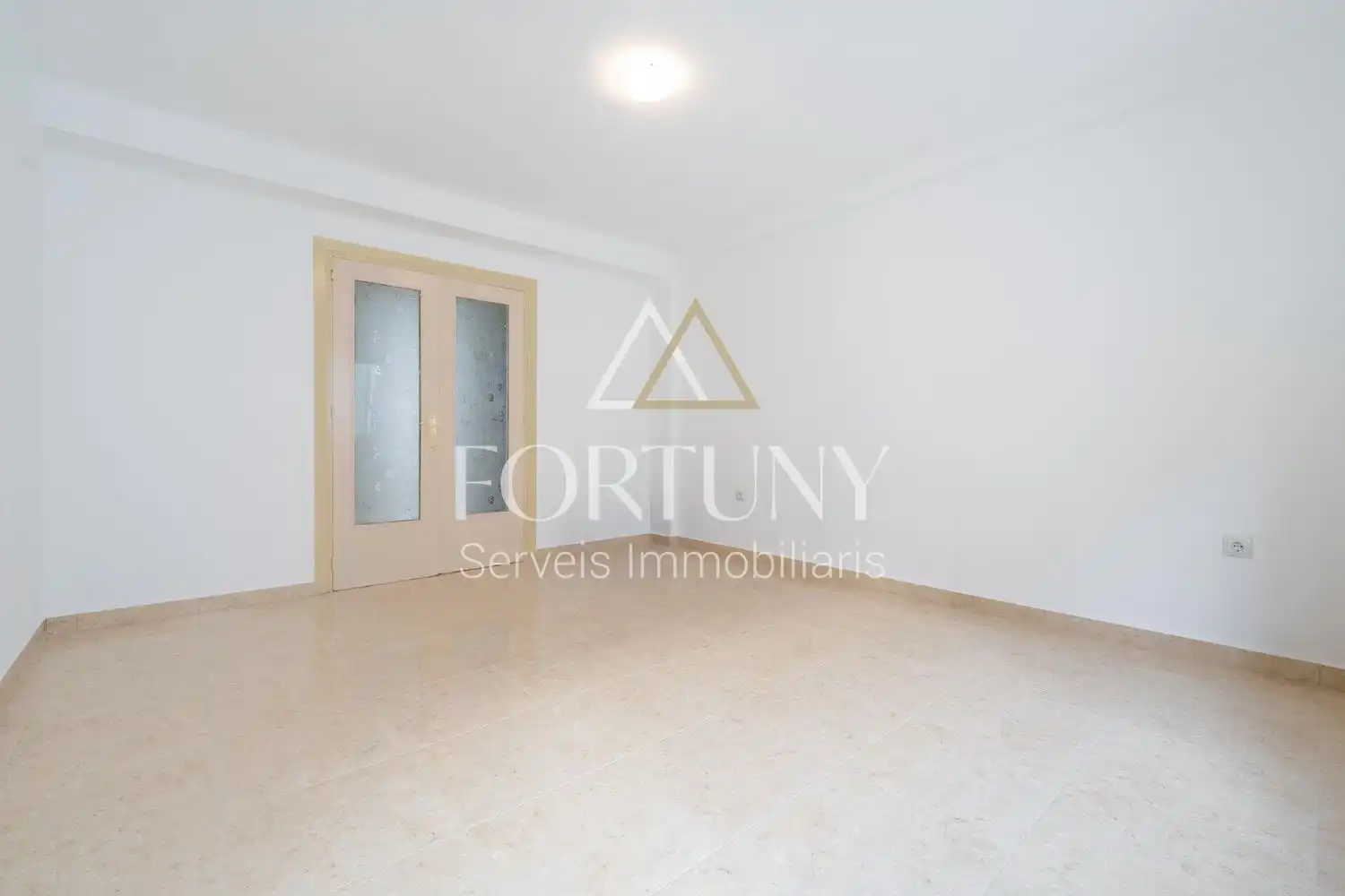 Flat with terrace for sale in del Carrilet 30, imagen 8