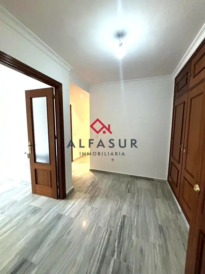 Bajo con piscina en alquiler en Calle Altabaca, imagen 13