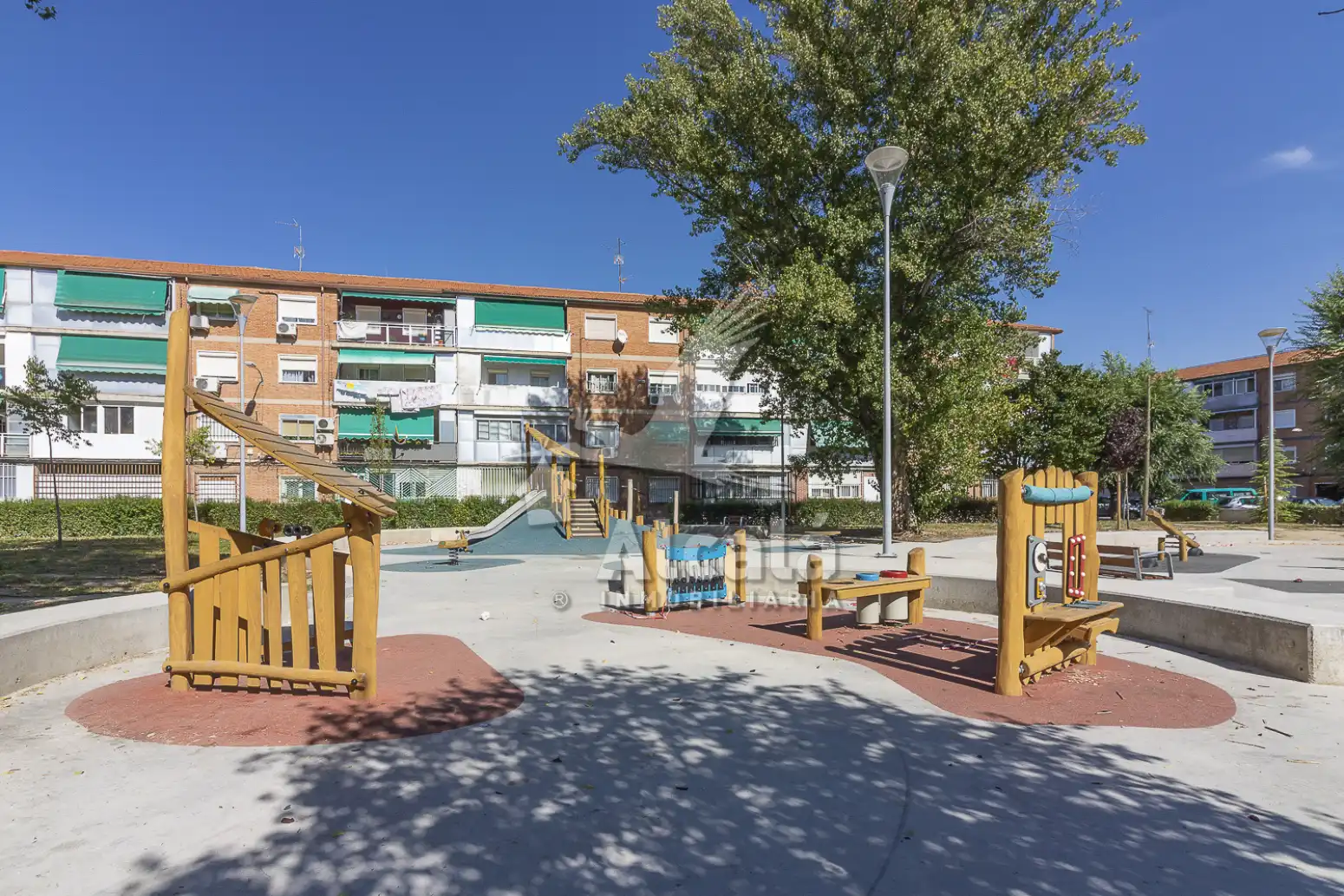 Vista exterior de Pis en venda en Alcalá de Henares amb Aire condicionat, Calefacció i Terrassa