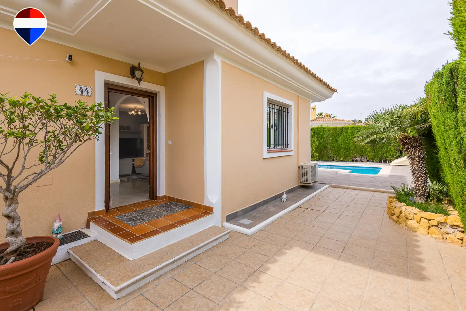Vista exterior de Casa o chalet en venta en Mutxamel con Aire acondicionado, Terraza y Piscina