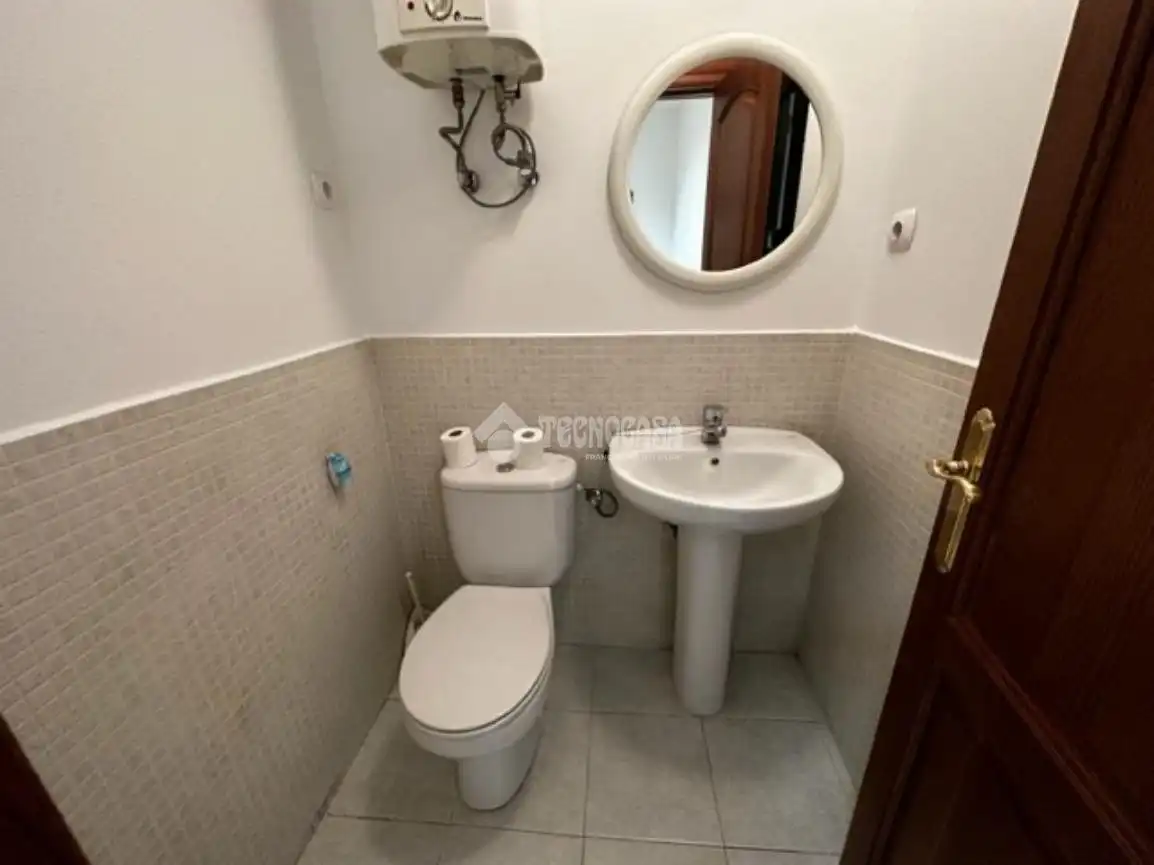 Baño de Local de alquiler en Valladolid con Aire acondicionado y Calefacción