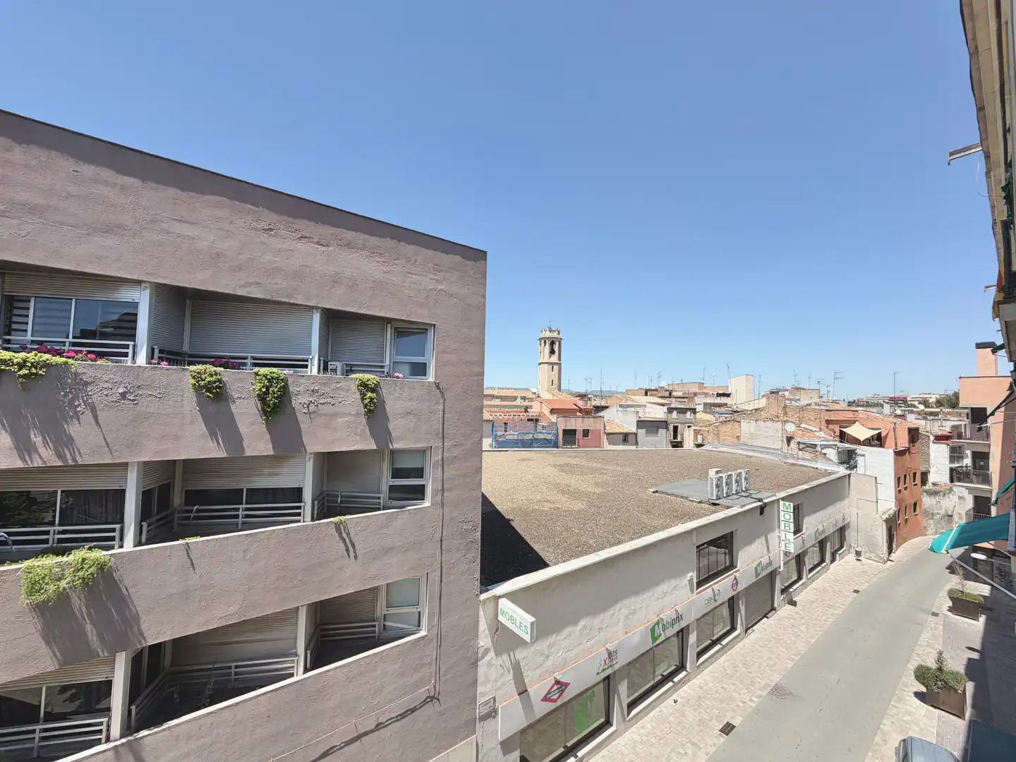 Vista exterior de Pis en venda en Vilafranca del Penedès amb Aire condicionat, Calefacció i Parquet